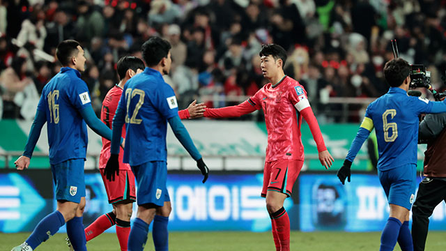 한국 축구가 태국과의 대결에서 무승부에 그쳤습니다.