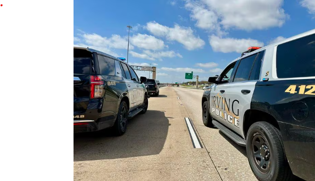 한 남성이 손에 칼을 들고 어빙의 조지 부시 고속도로(President George Bush Turnpike)를 걷다가 경찰관의 총격을 받아 사망한 사건이 발생했다.