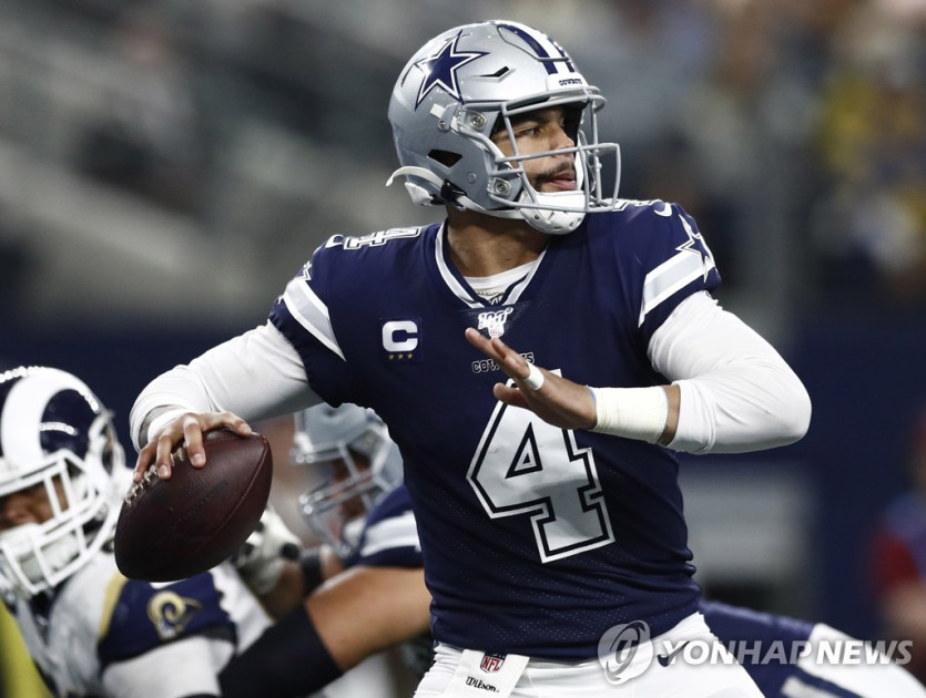 달라스 카우보이스(Dallas Cowboys)의 쿼터백 닥 프레스콧(Dak Prescott)